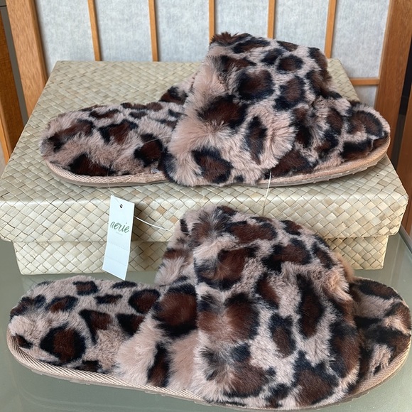 Aerie Cheetah Fur Slides size 7 NWT - Picture 3 of 9